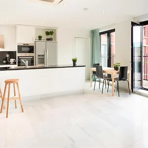 Apartment Marble In The Center Of